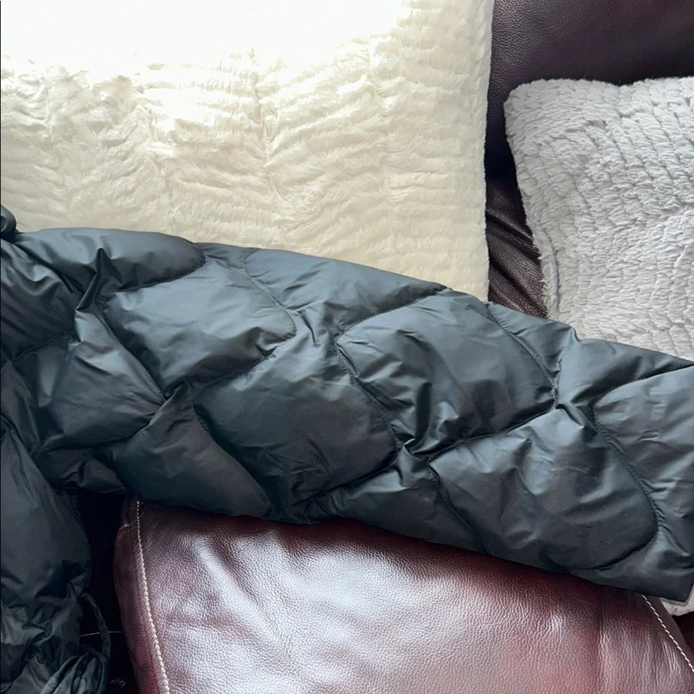 Coach NWT- Beautiful Women's Large Black Down Puffer Jacket. - Picture 7 of 13